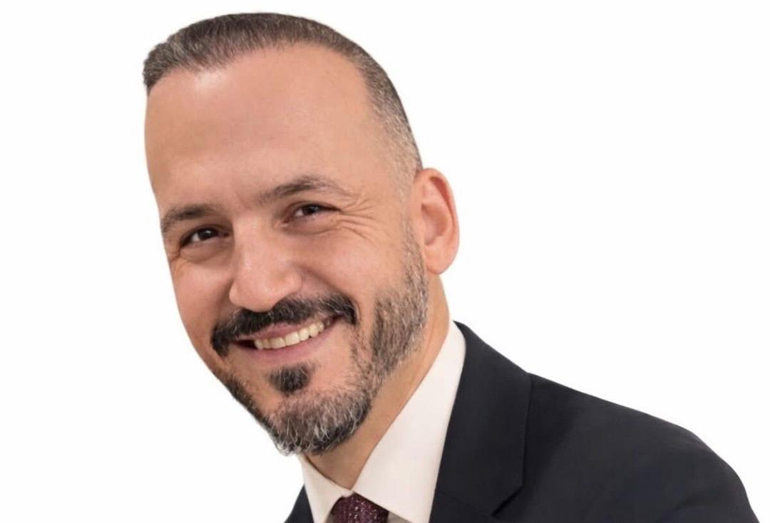 Halı sahada kahreden olay! Evli ve 2 &ccedil;ocuk babası &ouml;ğretmenin &ouml;l&uuml;m anı kamerada 5