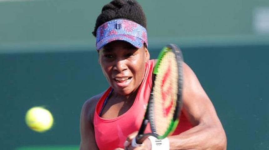 Venus Williams &ccedil;eyrek finalde