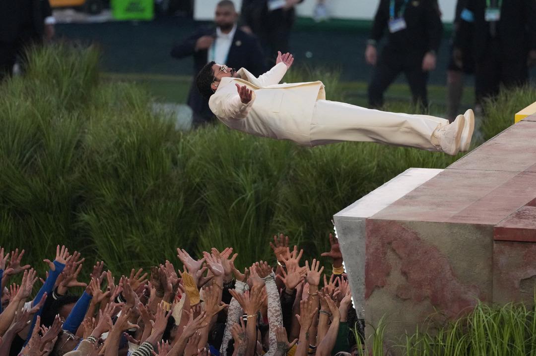 Trump&rsquo;tan Bad Bunny&rsquo;nin Super Bowl g&ouml;sterisine sert tepki: İğren&ccedil;, uygunsuz... 1