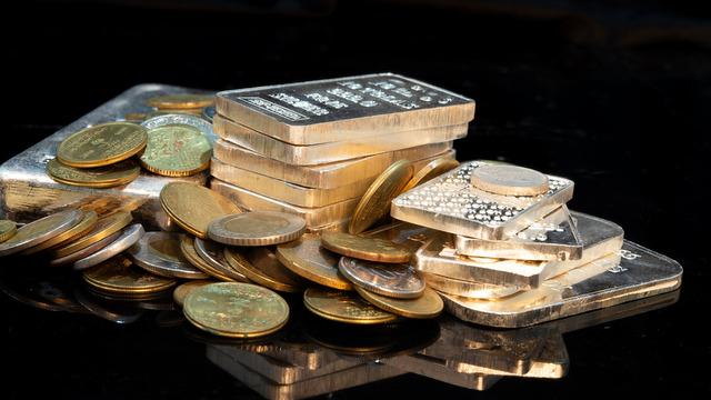 Parası olan altına koştu: 1 ayda 82 milyar dolarlık kar! 