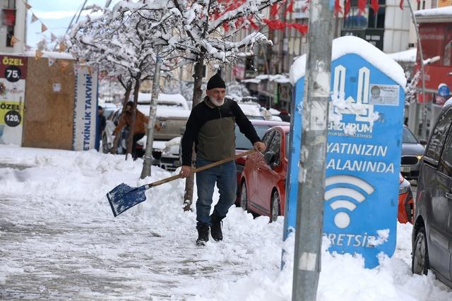 Erzurum, Tunceli, Kars, Ağrı ve Ardahan yeniden karla kaplandı 9