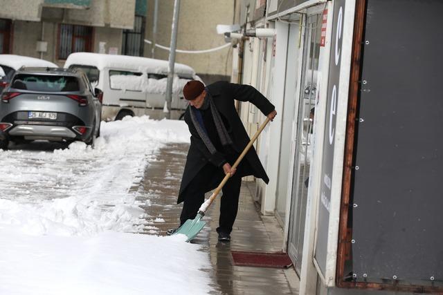 Erzurum, Tunceli, Kars, Ağrı ve Ardahan yeniden karla kaplandı 1