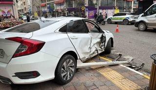 Mardin&rsquo;de otomobiller &ccedil;arpıştı: 2 yaralı