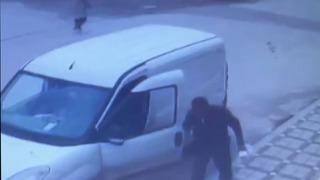 Dedektif gibi haftalarca iz sürdüler! Asansördeki iğrenç kokunun sebebi ortaya çıktı