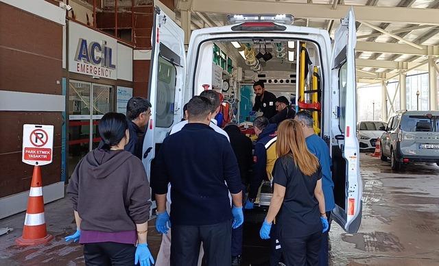 Tekeri &ccedil;ıkan otomobil takla attı: 1&rsquo;i ağır 2 yaralı 2