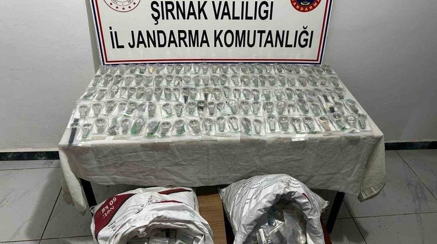 Şırnak&rsquo;ta 14 milyonluk ka&ccedil;ak &uuml;r&uuml;n ele ge&ccedil;irildi, aranan 52 şahıs yakalandı