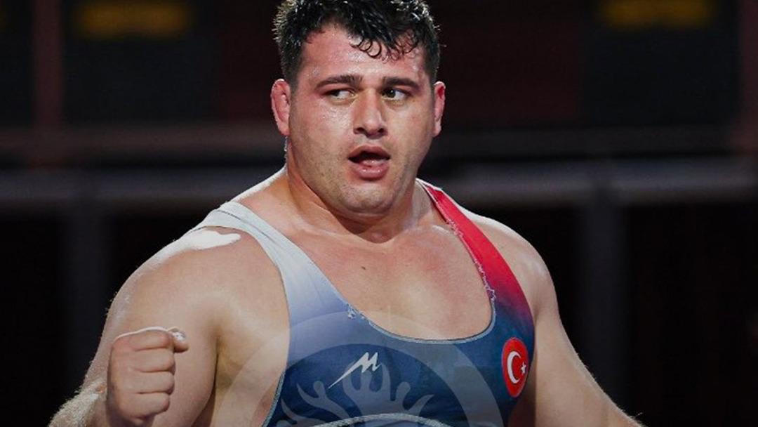 610 g&uuml;n sonra d&ouml;nd&uuml; altın madalya aldı! Rıza Kayaalp ten b&uuml;y&uuml;k başarı 1