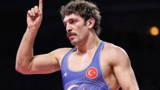 Milli güreşçi Yüksel Sarıçiçek Zagreb’te şampiyon oldu