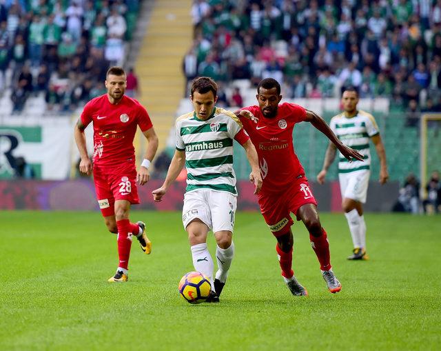 Bursaspor da Batalla ve Sow, Antalyaspor a karşı attığı gollerle &ouml;ne &ccedil;ıkıyor 1