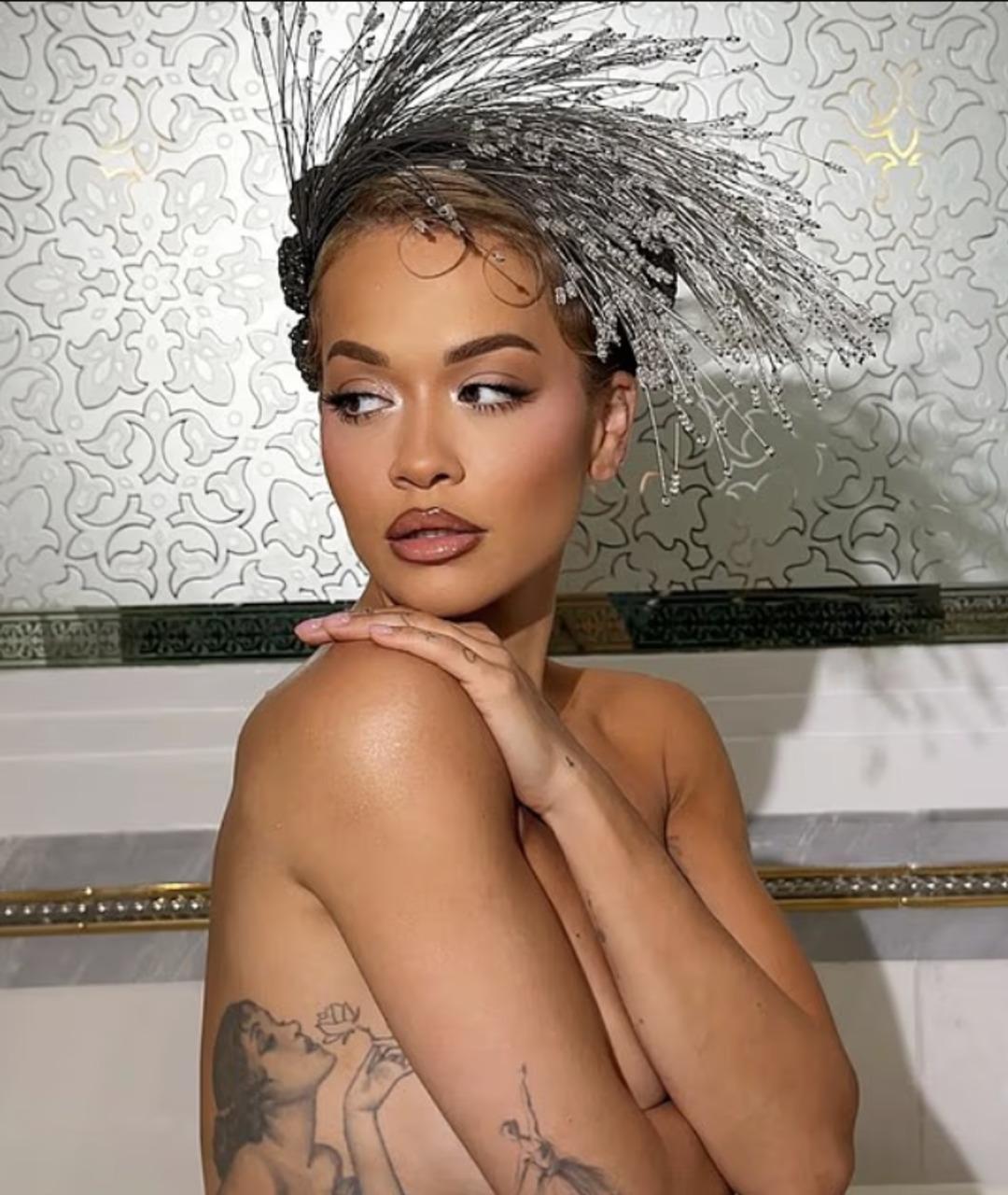 Rita Ora&rsquo;dan olay pozlar! &Uuml;sts&uuml;z Instagram paylaşımlarıyla g&uuml;ndem oldu 2