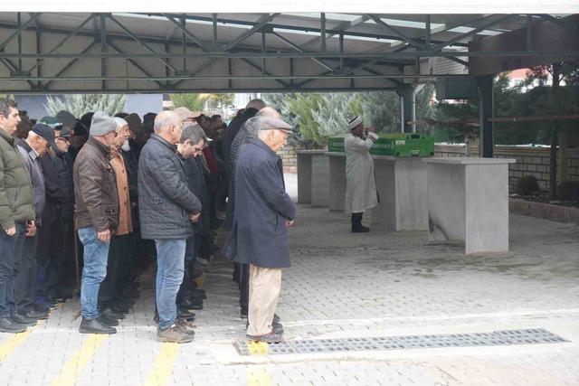 Niğde&rsquo;deki silahlı saldırıda hayatını kaybedenler son yolculuklarına uğurlandı 1