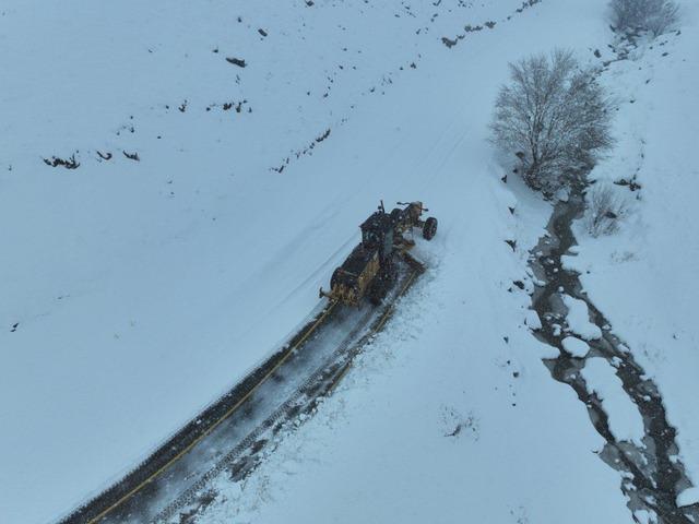 Ağrı&rsquo;da yoğun kar yağışı: 377 k&ouml;y yolu ulaşıma kapandı 3