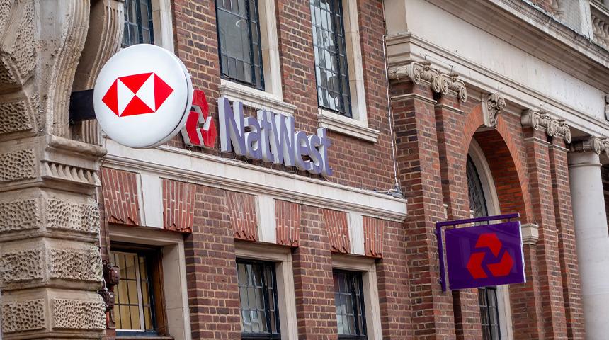 180 yıldır faaliyetteydi! D&uuml;nya devi iki banka birleşiyor