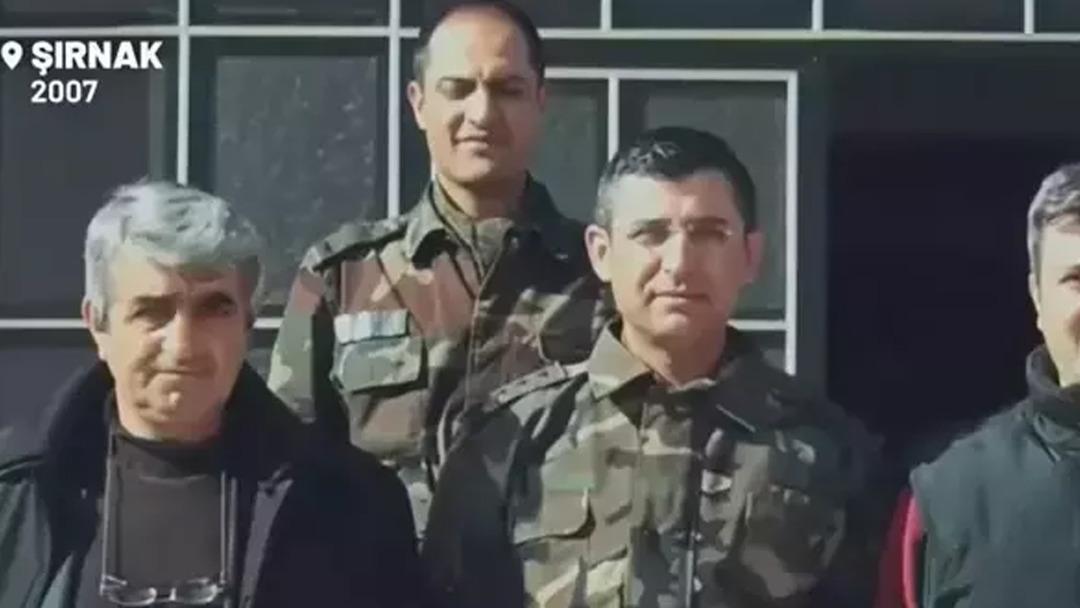 &Ouml;zdemir Bayraktar belgeselinde dikkat &ccedil;eken  bıyık  anısı: "Artık yok, beni de g&ouml;nderebilirsin" 2