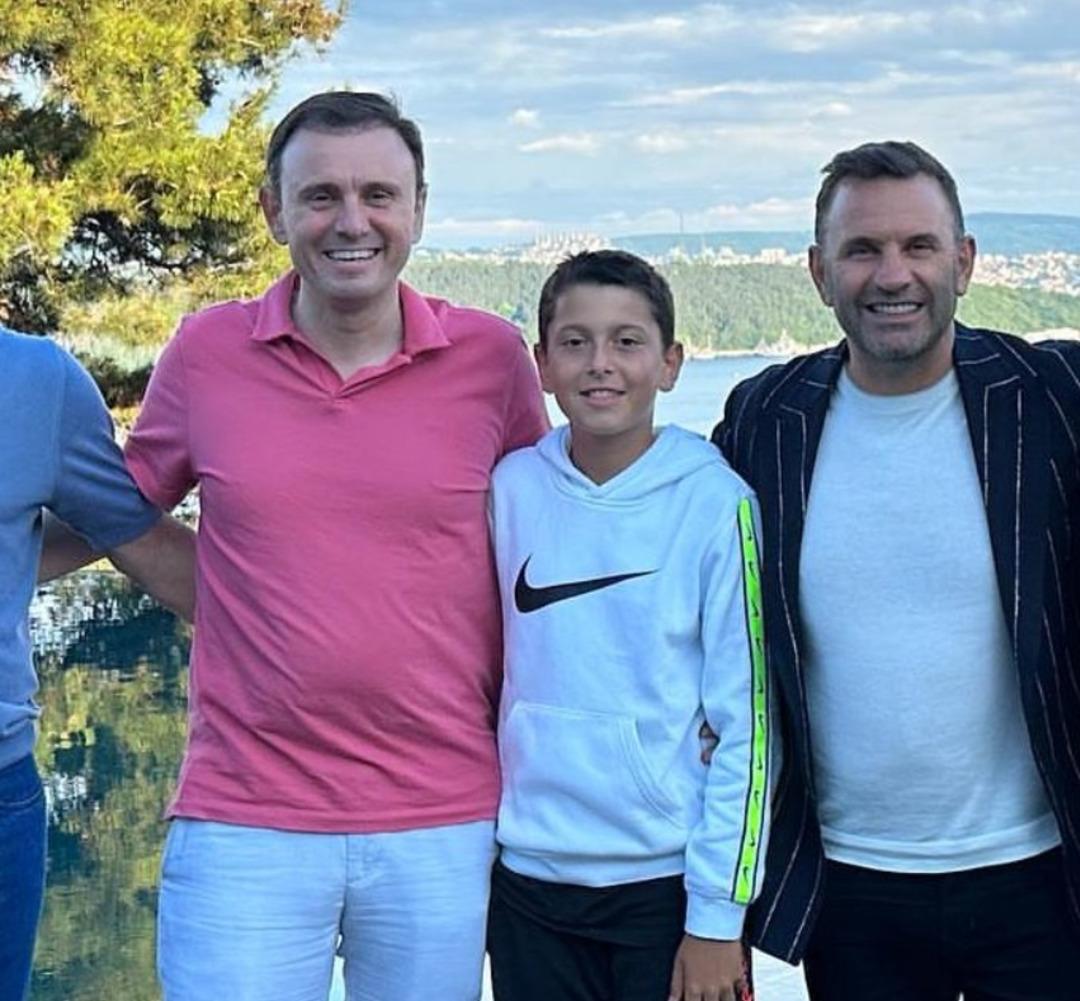 Galatasaray da "Manchester bileti" depremi! Y&ouml;netici Ahmet Eler istifa etti: "Kırık cam" ve "elden para" var! 1