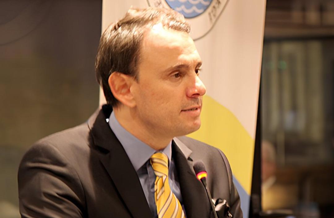 Galatasaray da "Manchester bileti" depremi! Y&ouml;netici Ahmet Eler istifa etti: "Kırık cam" ve "elden para" var! 2