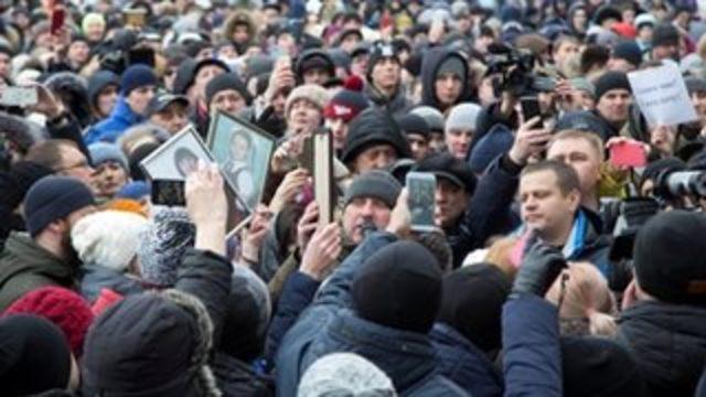 Rusya'da 41'i çocuk 64 kişinin öldüğü AVM yangını sonrası protestolar