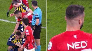 Kadıköy'de tüyleri diken diken eden an! Golü atmayı reddetti, sakatlanan oyuncunun yanına koştu