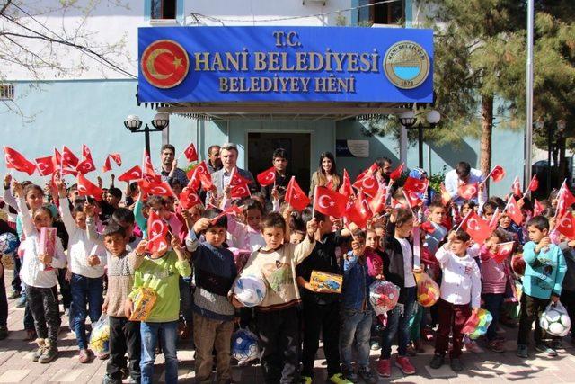 Hani Belediyesi minik öğrencileri belediyede misafir ediyor