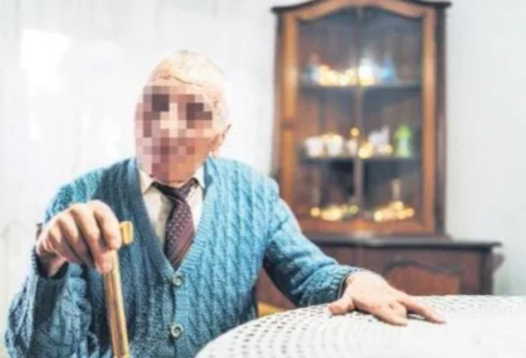 Ajda Pekkan ın vokalistine iğren&ccedil; mesajlar! Tacizci huzurevinden &ccedil;ıktı 1