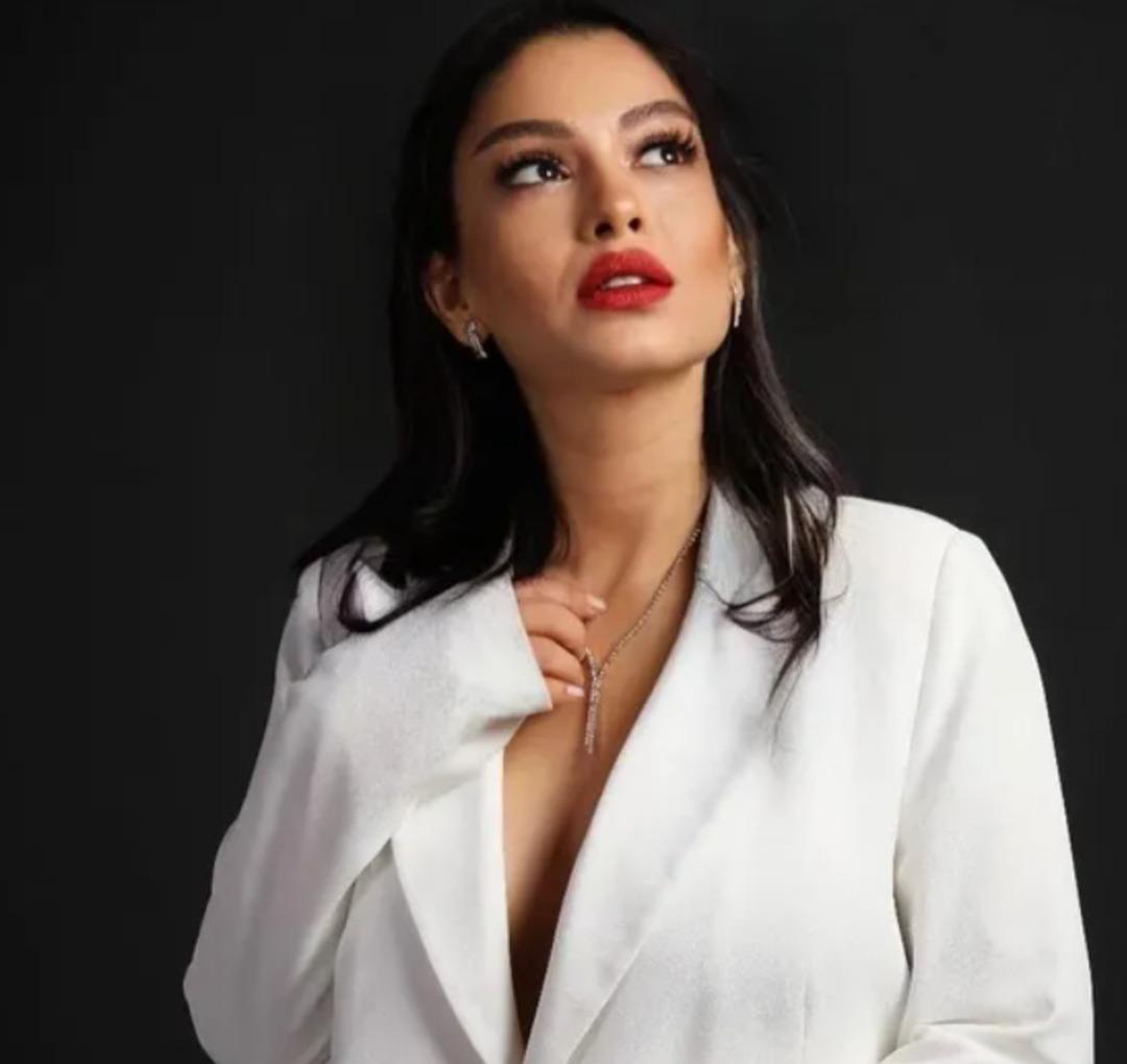 Ajda Pekkan ın vokalistine iğren&ccedil; mesajlar! Tacizci huzurevinden &ccedil;ıktı 2