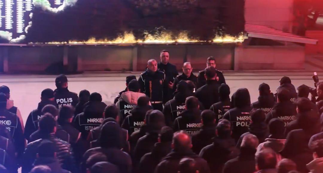 SON DAKİKA | Sosyal medya &uuml;zerinden uyuşturucu satanlara b&uuml;y&uuml;k darbe: 14 ilde 305 g&ouml;zaltı 1