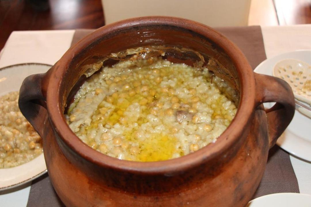 D&uuml;nyanın en uzun pişen yemeği se&ccedil;ildi! Tadına bakmak i&ccedil;in 12 saat beklemeniz gerekiyor 2