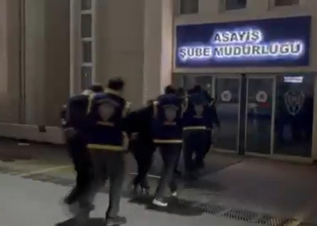 Bu nasıl vicdansızlık! Zihinsel engelli genci ayağından bağlayıp vince astılar 2