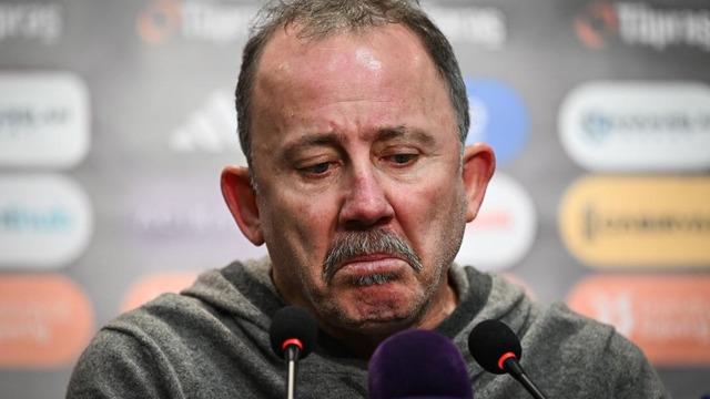 Beşiktaş'ta ikinci Rafa Silva krizi! Yıldız isim yönetimle görüştü: Ayrılmak istiyorum