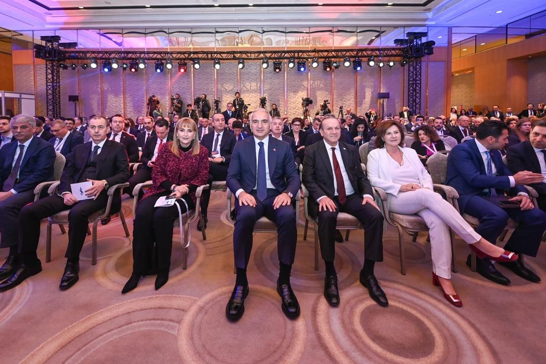 Bakan Ersoy Turizm Yatırım Forumu&rsquo;nda konuştu: &lsquo;T&uuml;rk turizmi artık şampiyonlar liginde&rsquo; 3