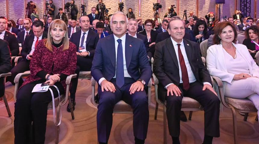 Bakan Ersoy Turizm Yatırım Forumu&rsquo;nda konuştu: &lsquo;T&uuml;rk turizmi artık şampiyonlar liginde&rsquo;