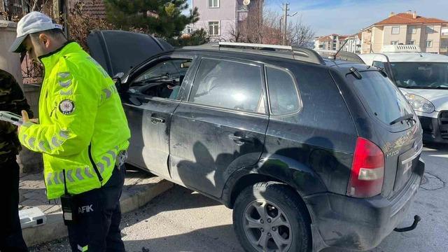 Karaman&rsquo;da ciple otomobil &ccedil;arpıştı: 1 yaralı 3