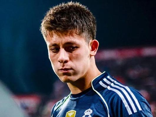 Arda G&uuml;ler'e dediği herkesi ayaklandırdı: Burası T&uuml;rkiye değil!