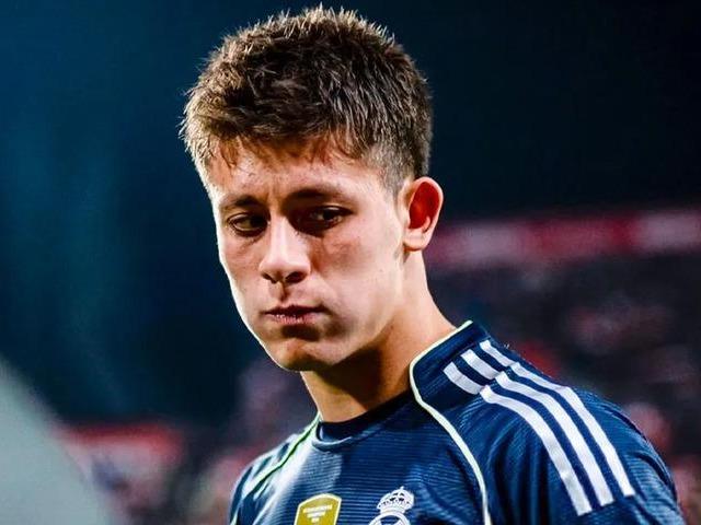 Arda G&uuml;ler'e dediği herkesi ayaklandırdı: Burası T&uuml;rkiye değil!