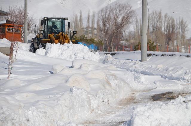 Van, Muş ve Bitlis te 161 yerleşim yerine ulaşım sağlanamıyor 11