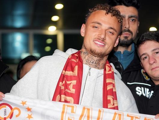 Sadece 2 ma&ccedil;a &ccedil;ıkmıştı! Noa Lang'ın talebi y&ouml;netimi şaşkına &ccedil;evirdi