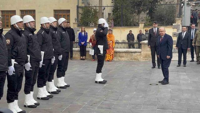 Milli Savunma Bakanı Yaşar G&uuml;ler sınırın sıfır noktasında 1