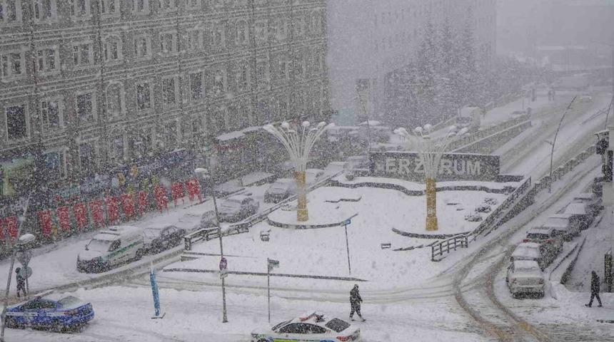 Erzurum&rsquo;da kar sebebiyle 312 k&ouml;y&uuml;n yolu kapalı