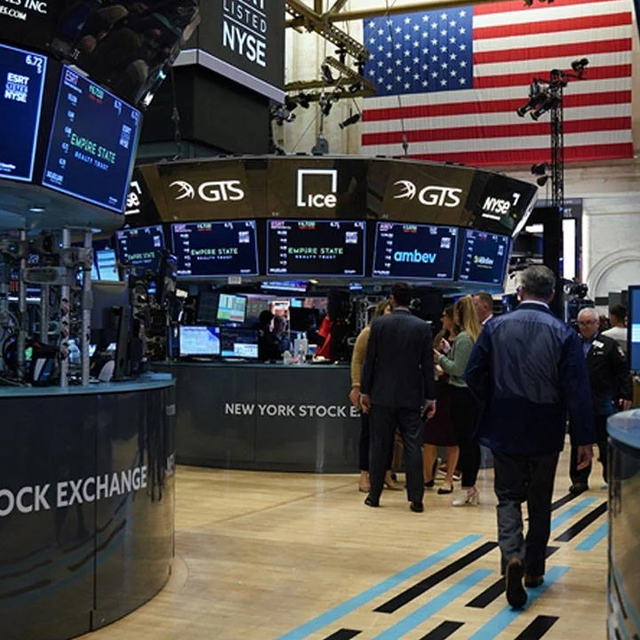 Yapay zeka portf&ouml;yleri u&ccedil;urdu: Nasdaq&rsquo;ın teknoloji devleri 1 yılda %200'den fazla kazandırdı