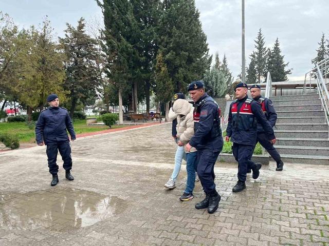 İzmir&rsquo;de iki kardeşin &ouml;ld&uuml;ğ&uuml; kazada ka&ccedil;an ş&uuml;pheli tutuklandı 4