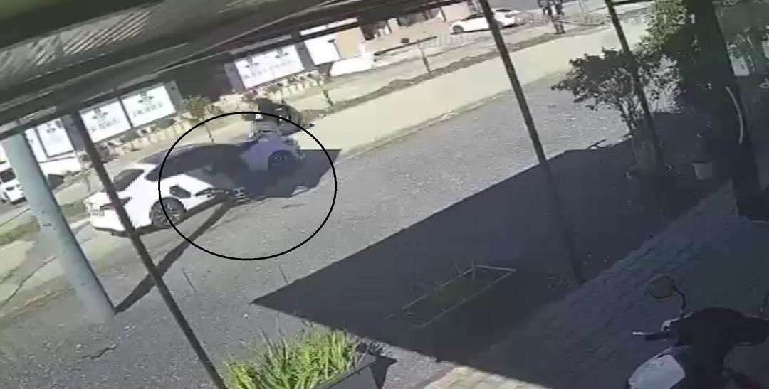 Hatay da feci kaza: Otomobil, bisiklet s&uuml;ren yaşlı adamı ezdi! 2