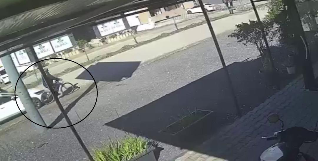 Hatay da feci kaza: Otomobil, bisiklet s&uuml;ren yaşlı adamı ezdi! 1