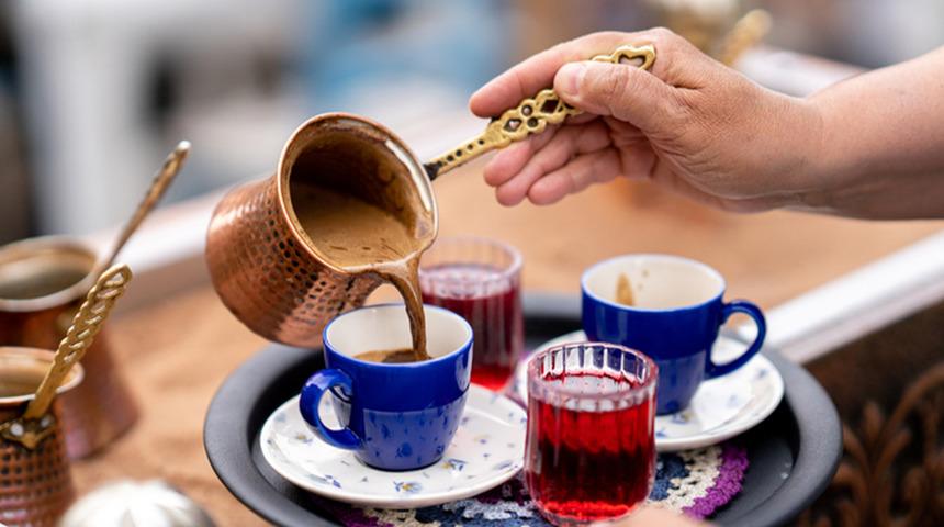 T&uuml;rk kahvesinin yanına y&uuml;kselen trend: Gelenek sessizce değişiyor! 