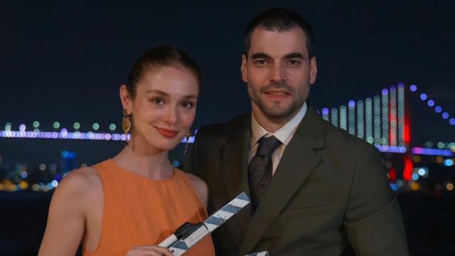 Akın Akınözü'nden büyük itiraf! Serra Arıtürk'e bakın ne demiş