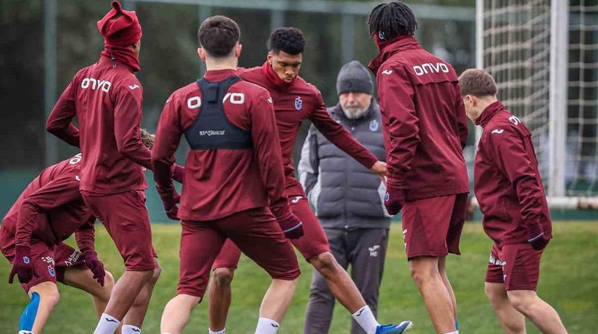 Trabzonspor, Fenerbah&ccedil;e ma&ccedil;ı hazırlıklarını s&uuml;rd&uuml;rd&uuml;