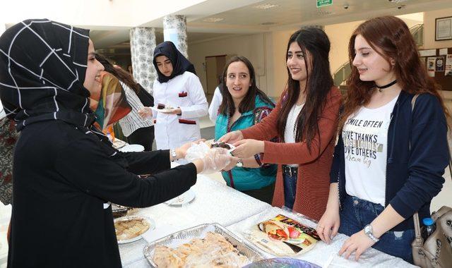 Huzurevi sakinleri için kermes düzenlendi