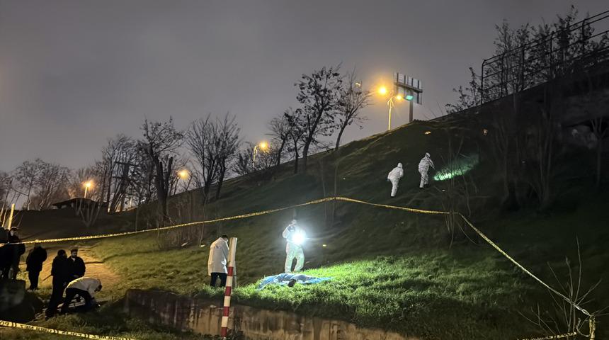 Bayrampaşa'da otoyol kenarında erkek cesedi bulundu