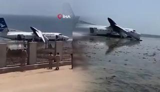 Kabus anları kamerada! 55 yolcu taşıyan u&ccedil;ağın havada kanadı koptu