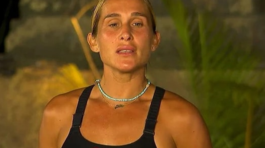 Survivor Sema umreye gitti! T&uuml;rbanlı pozlarını paylaştı