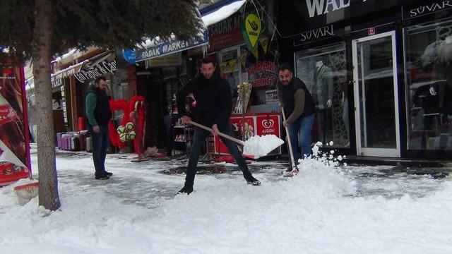 Kars&rsquo;ta 52 k&ouml;y yolu ulaşıma kapandı 6